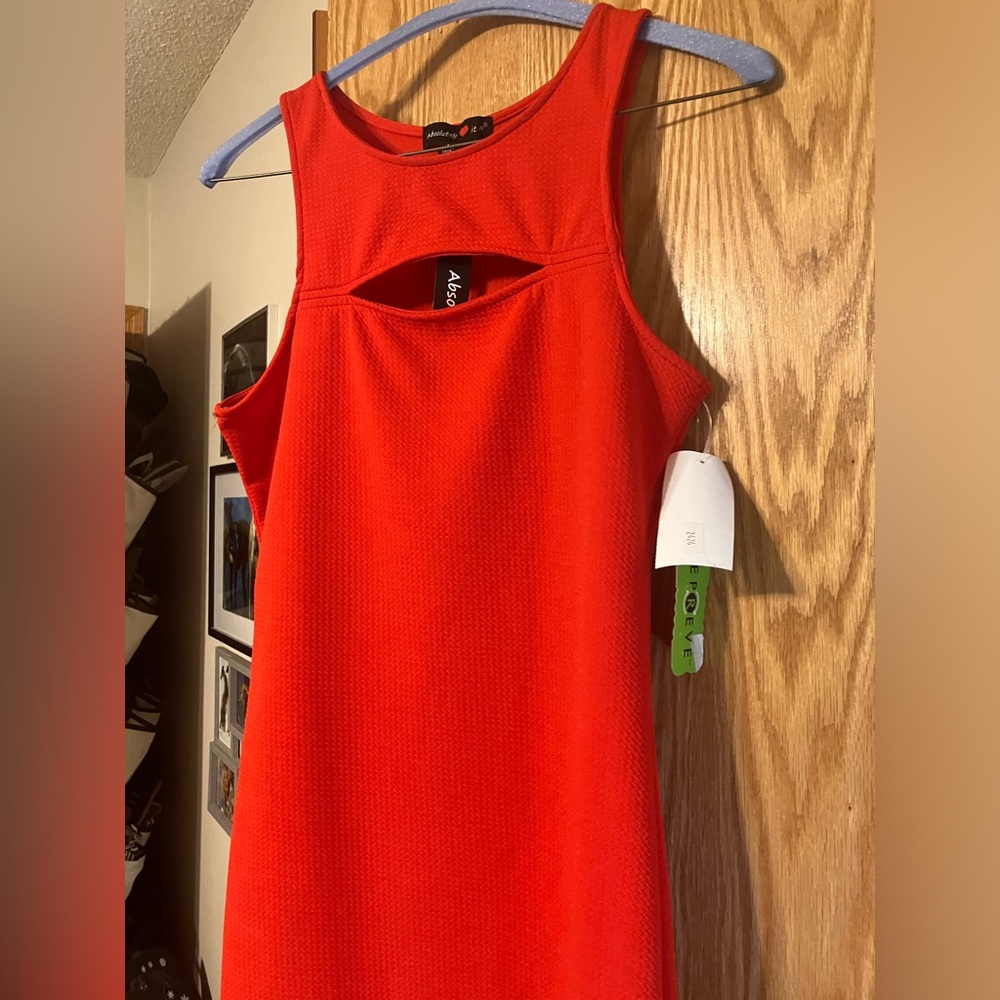 NWT $60 Absolutely Love It!! bright red sleeveless dress with small chest cutout - Picture 10 of 16